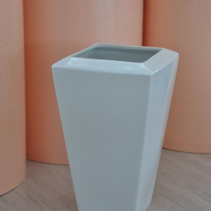 Vase eckig16.jpg